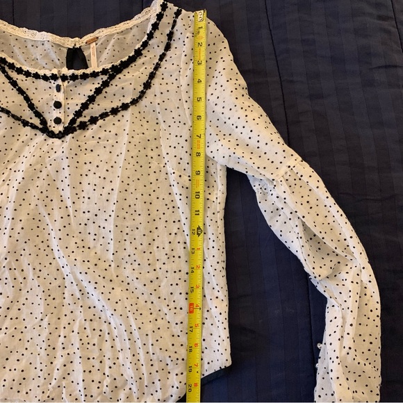 Free People Black & White Polka Dot Blouse Size Small - Picture 8 of 8